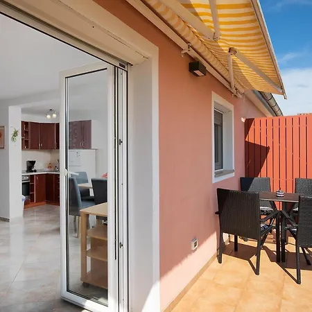 Dujmović Apartament *