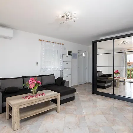 Apartment Dujmovic